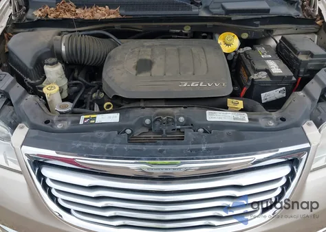 2015 Chrysler Town & Country Touring из США, поврежденный, VIN 2C4RC1BG0FR654428